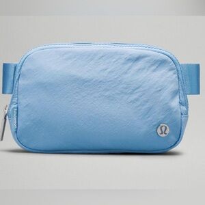 Lululemon Everywhere Belt Bag Aero Blue